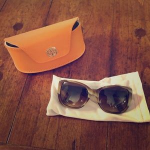 Tory Burch Woman’s Sunglasses